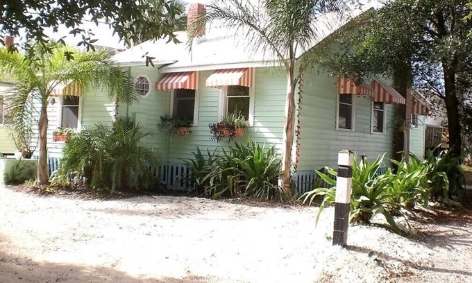 Tybee Island Cottage | Lighthouse Cottage-1.5 blocks from beach.
