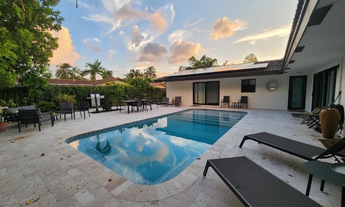 Coral Ridge Isles Apartment | Lighthouse Guest Suites