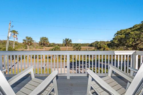 St. Augustine House | Lighthouse Loft l Marshfront l Walk to Downtown
