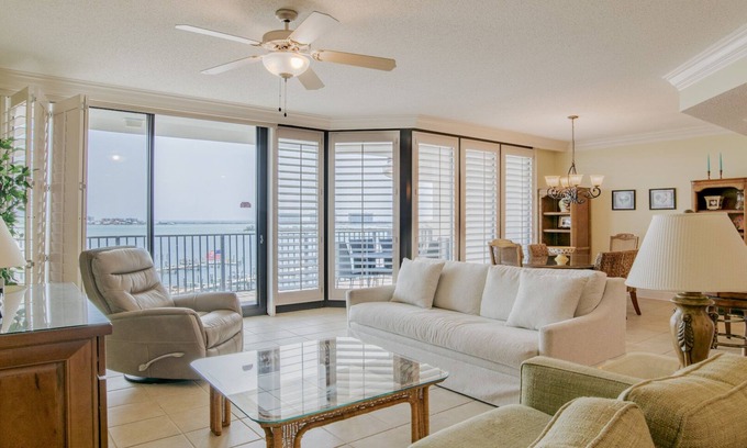 Orange Beach Condo | Lighthouse on the Bay, Beautiful 6th Floor Condo with Perdido Pass View!