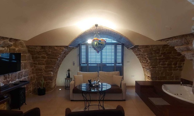 Acre Old City Apartment | Lighthouse suite