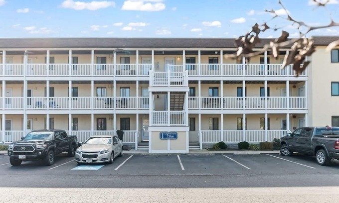 North Ocean City Condo | Lighthouse Village | 2BR 2BA Bayside Uptown Condo