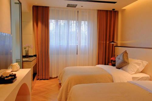 Gucheng House | Lijiang Old Town Baye Liangpin Inn