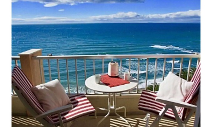 Marbella City Centre Apartment | Like a cruise Ship! 2 Pools! Beachfront! Marbella City! 180 Panoramic views.