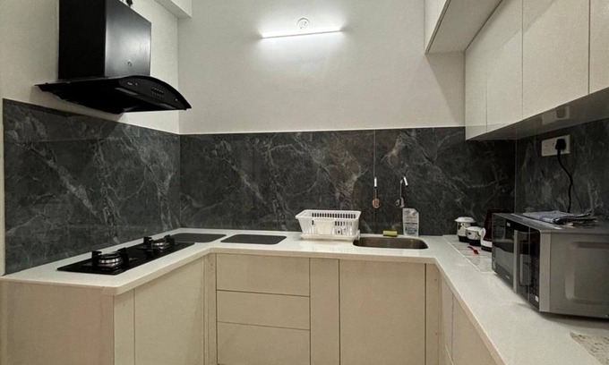 Santhome Apartment | LIKE HOME, 2-bedroom apartment, Chennai, Mandaveli with WiFi, AC, Kitchen etc
