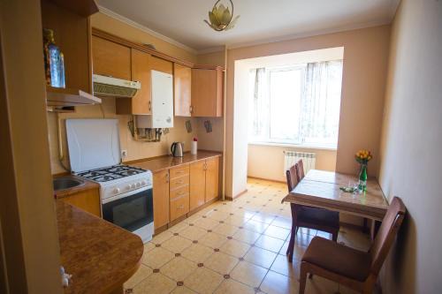 Kosuv Stary Apartment | Like Home on Zaliznychna 9