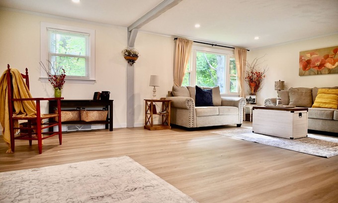 North Hampton Other | LiKenSco Farm Beach House! Minutes to the beaches☀️