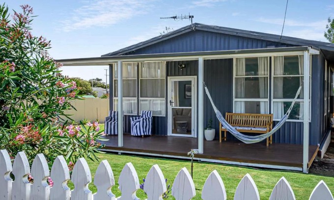 Goolwa Beach House | Lil Blue Surf Shack family and pet friendly