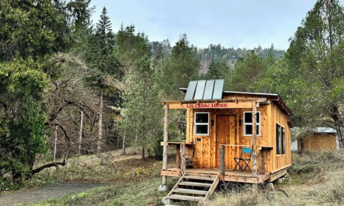 Umpqua Cabin | Lil Cedar Lodge