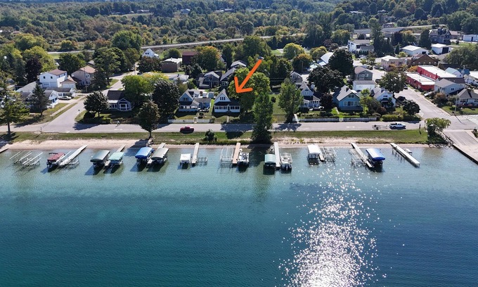 Beulah Cottage | Lil's on the Lake - Vintage Cottage On Crystal Lake, Dog-Friendly, and Short Walk to Downtown Beulah!