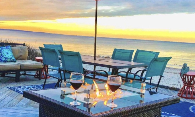 East Sandwich Cottage | Lil’ Sea Sass ~ Oceanfront Cottage, PRIVATE Beach & Pet Friendly!