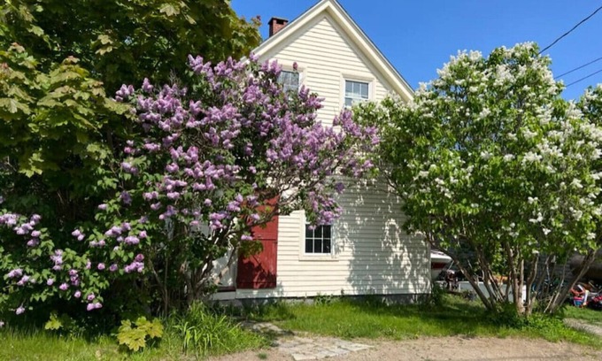 Vinalhaven House | Lilac Cottage a Little Gem on Cottage Street