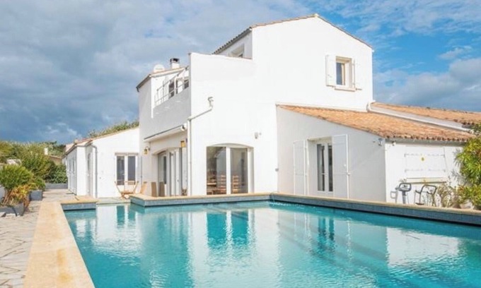 Saint-Denis-d'Oleron Villa | Lili - Large villa with pool in Oléron