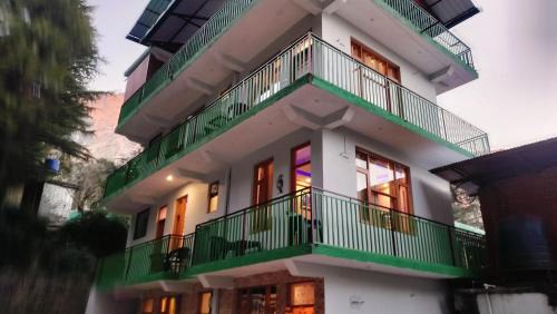 Bhagsu Nag House | Lill Sparrow by Verdant escapes hospitality