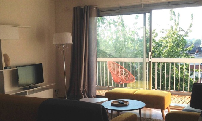 Saint-Maurice Pellevoisin Apartment | Lille: apartment, 80m², 2 bedrooms, bright, quiet, parking and garage