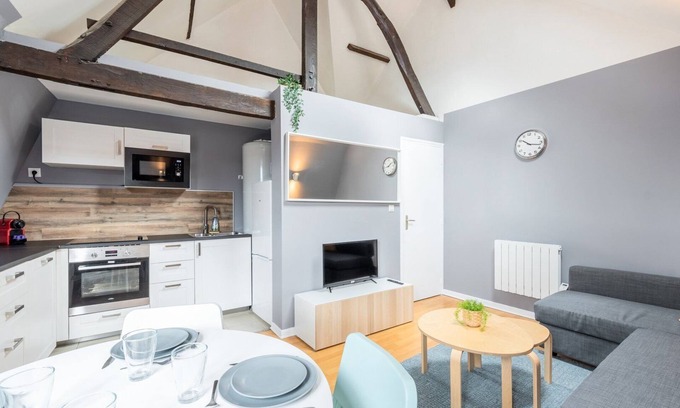 Lille-Moulins Apartment | Lille proche Wazemmes/Jb Lebas - 2 bed apartment