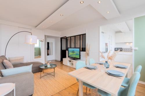 Saint-Maurice Pellevoisin Apartment | Lille St.Maur - Nice and functional ap.