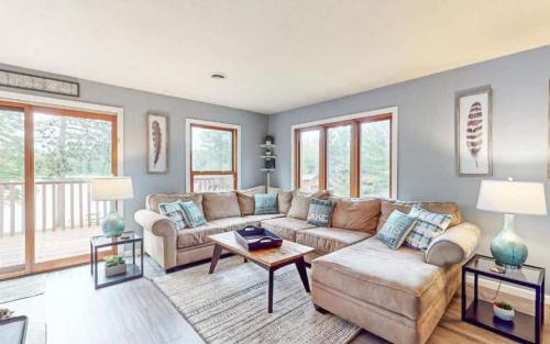 Hazelhurst House | Lilly Pad Landing