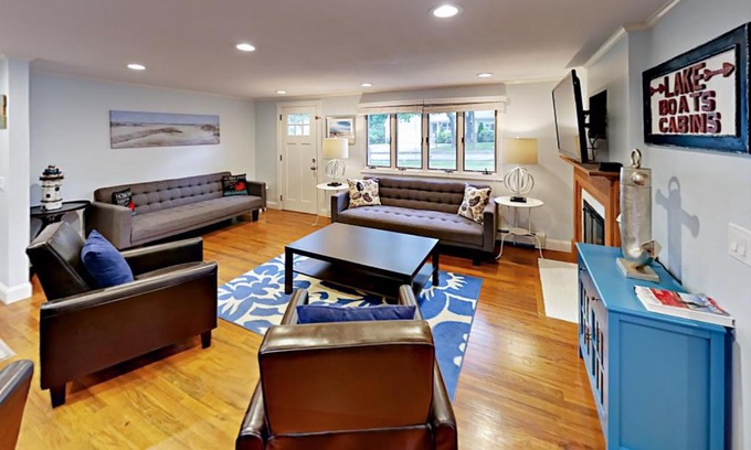 Dennis House | Lilly Pond Place