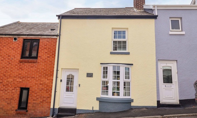 Dawlish House | LILLY'S COTTAGE, family friendly, with a garden in Dawlish