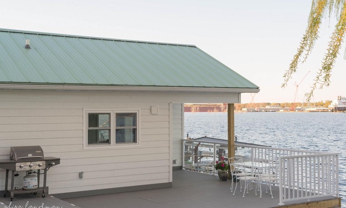 Sturgeon Bay Cottage | Lily Pad, a Door County Waterfront Cottage in Sturgeon Bay