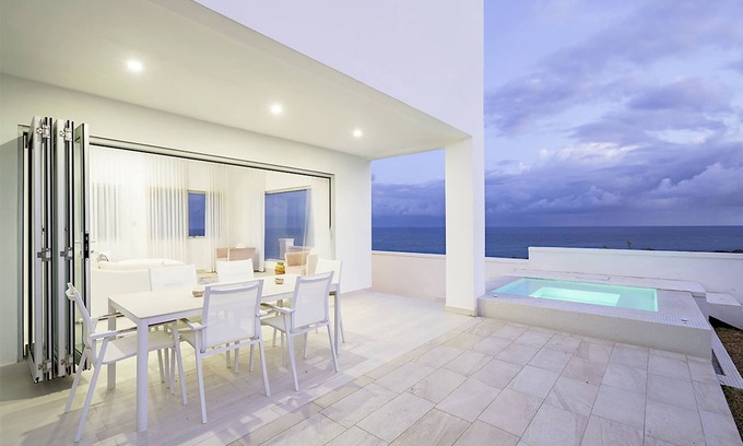 Harrismith Villa | Lilypad: Luxurious Cliffside Villa with Stunning Sea Views
