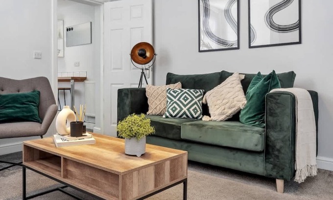 Stoke-on-Trent House | Lime House Summary: W