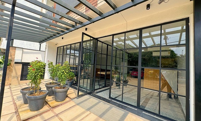 Sector 51 Apartment | Lime Tree Hotel Sector 51 Gurgaon