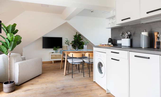 Sudstadt-Bult Apartment | limehome Hannover | Penthouse Suite with terrace