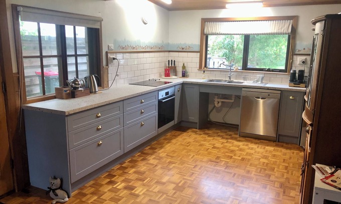 Cape Woolamai House | Limestone Cottage 2 minute walk to the family beach, 2 min drive to surf beach