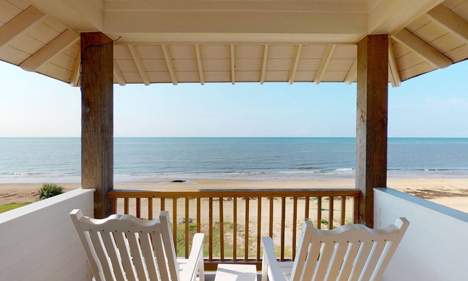 Port Bolivar House | Limin' on Bolivar - Where it's "Laid back as life should be"