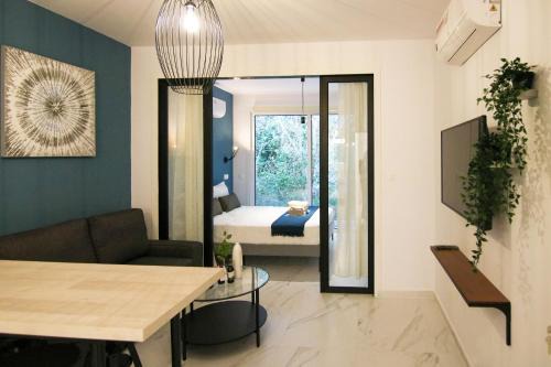 Paphos Apartment | Limnaria 123 Seaside Romantic Flat