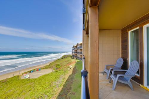 Lincoln Beach Apartment | Lincoln City Vacation Rental with Pool and Ocean Views
