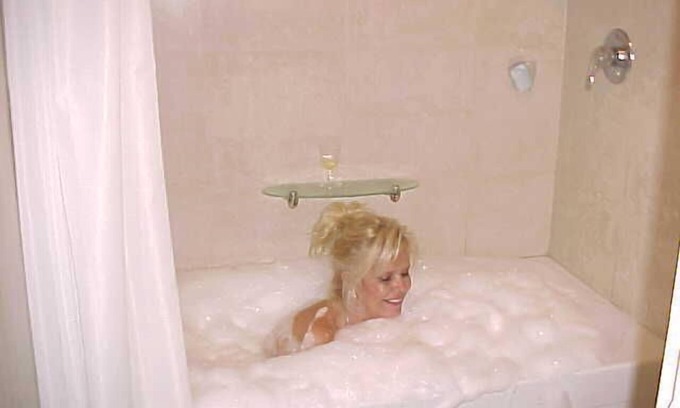 South Beach Condo | Lincoln Rd & Collins Ave, ROMANTIC 2 PERSON JACUZZI