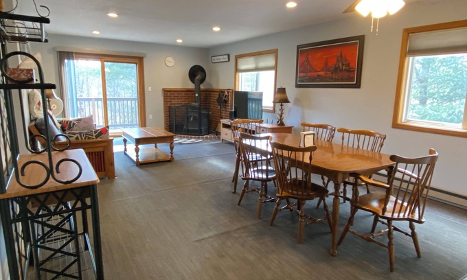 Lincoln Condo | Lincoln/White Mnt spacious 2Br/2Ba-King bed-A/C-Monthly rental