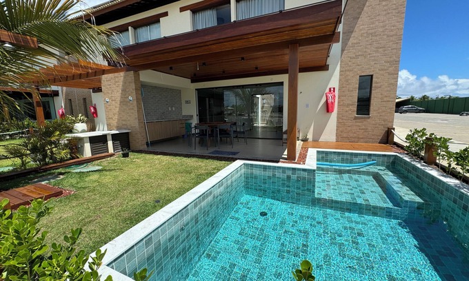 Imbassai House | Linda casa 3 suítes/ar. Piscina e hidro privativo cond frente mar