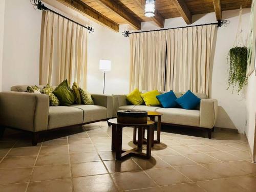 El Santuario House | Linda Casita con huerto en pipiol