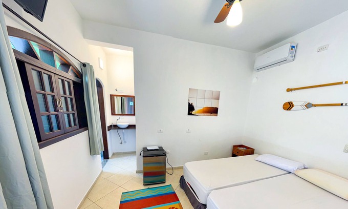 Pereque Apartment | Linda Suíte com Frigobar à 150 Metros da Praia do Perequê