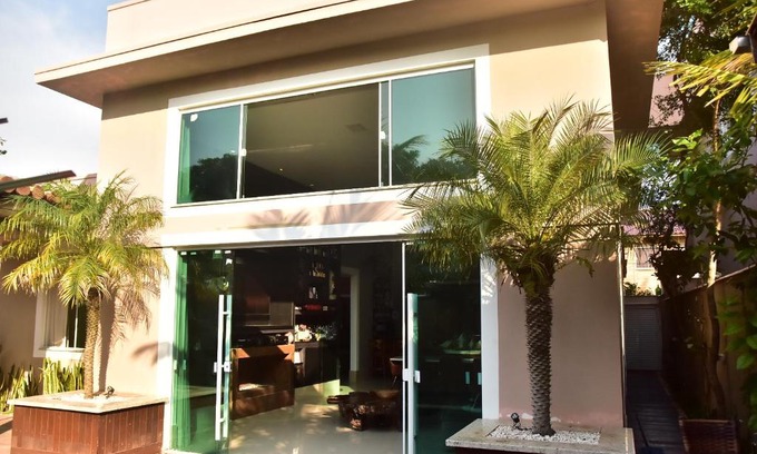 Canto Grande House | Lindas casas com piscina poucos metros do mar para 18 pessoas