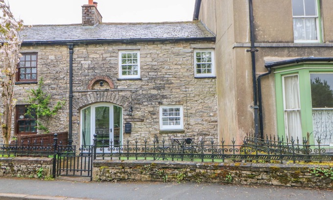 Ravenstonedale Cottage | LINDEN COTTAGE, pet friendly, with open fire in Ravenstonedale