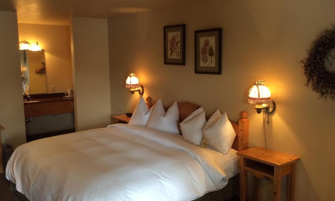 Downtown Leavenworth Hotel | Linderhof Inn