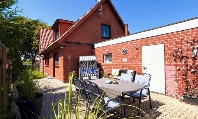 Neukirchen House | Lines to Huus - Dog-friendly vacation home close to the beach near Heiligenhafen