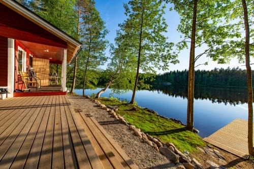 Mikkeli Ski Chalet | Lingonberry Pieni mökki saunalla