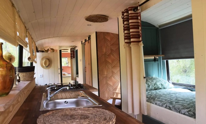 Saint-Antonin Noble Val Cabin | Linie 3C - Schulbus ausgestattet 4 Personen