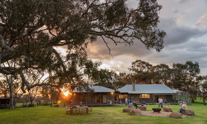 Mansfield House | Linleigh Farmhouse With Mountain Views