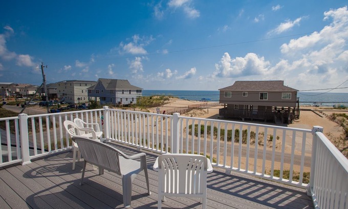 Sandbridge House | Lion In The Sand ( 6 Bedroom home )