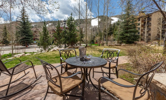 Vail Condo | LION SQUARE LODGE at Gondola Ski In/Out 1st Floor Vail Mt View