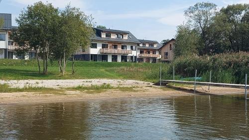 Cerna V Posumavi Apartment | Lipno Apartments BERGMAX, Ski Areál Lipno 16min dojezd - Resort Malé Lipno s terasou a zahrádkou, parking free