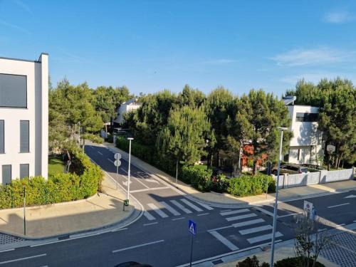 Qerek Apartment | Lisa's apartment- a place to be!