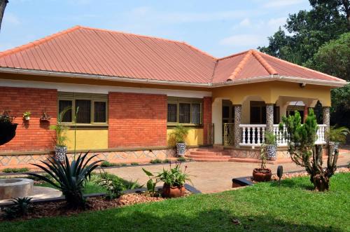 Bukoto House | Lisa's Palace